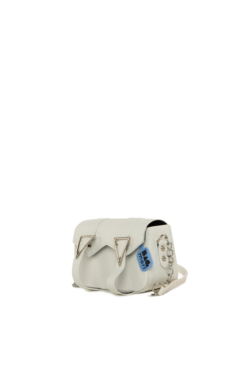 Beyaz Üçgen Aksesuarlı Kutu Çanta
