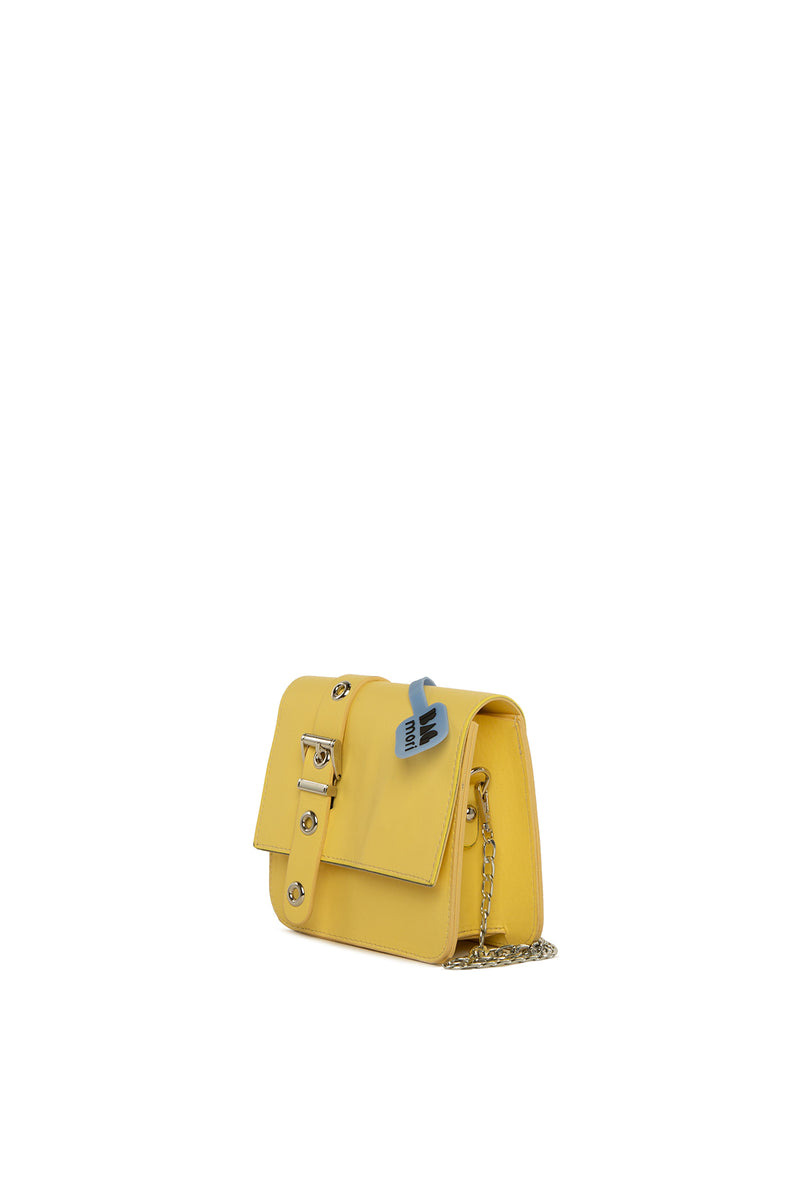 Sarı Kemer Detaylı Kapaklı Kutu Çanta